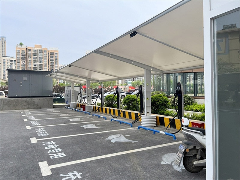  绿色充电站：引领城市低碳生活新风尚